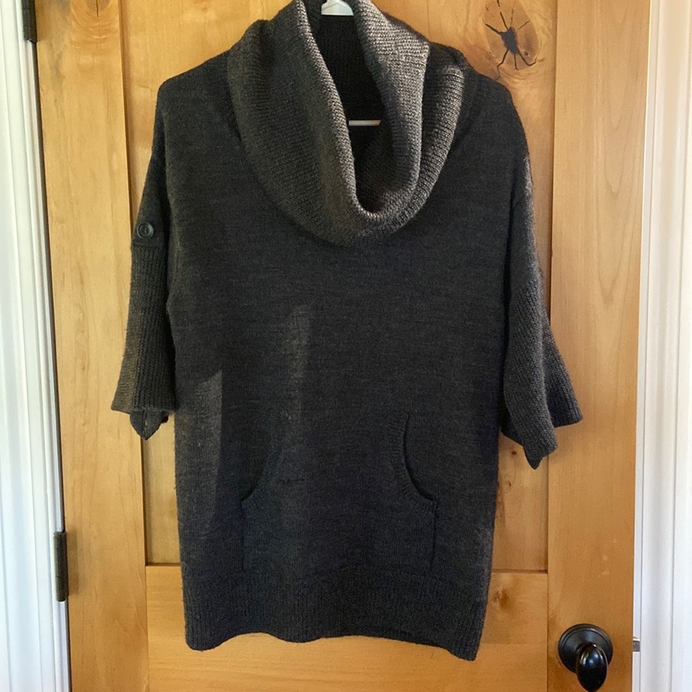 BCBG Max Charcoal Grey Sweater SZ M EUC